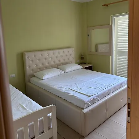 Beachside Apartment, 100m Away *